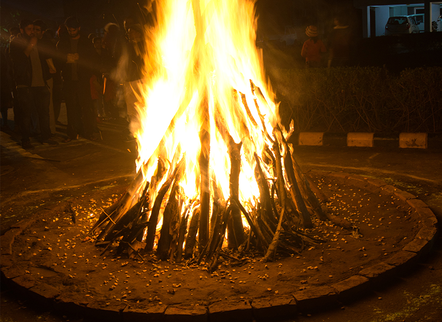 Lohri Celebration with Desi Namkeens